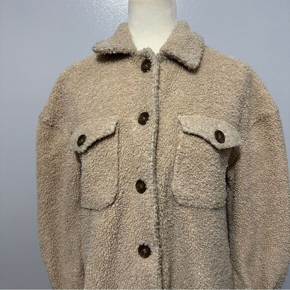 Bagatelle Women’s Faux Sherpa Teddy Shacket Front Pockets Tan Size XS - Picture 2 of 8